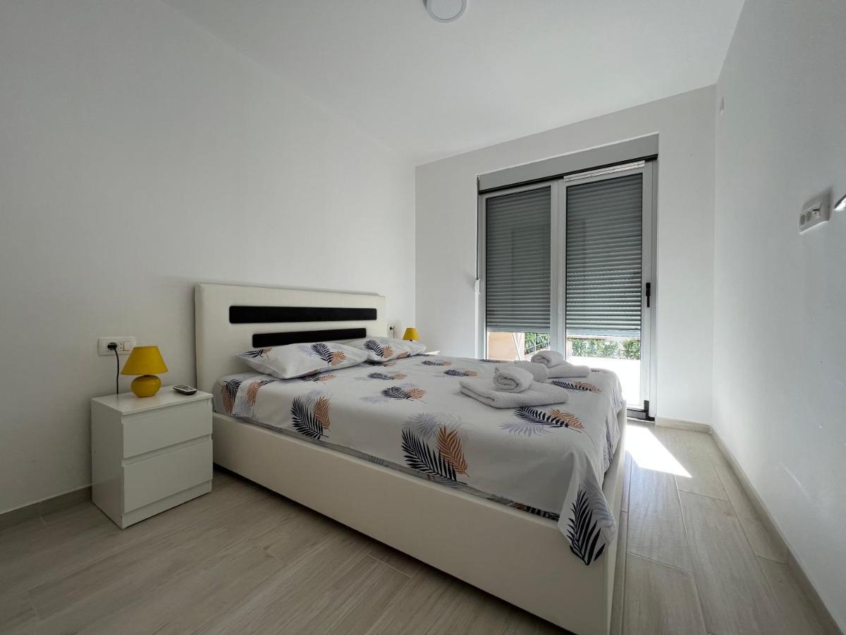 Apartment With Terrace And Private Parking Котор Екстер'єр фото